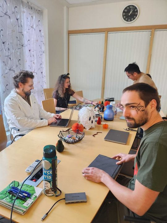 Halloween lab meeting, photo 1 of 4